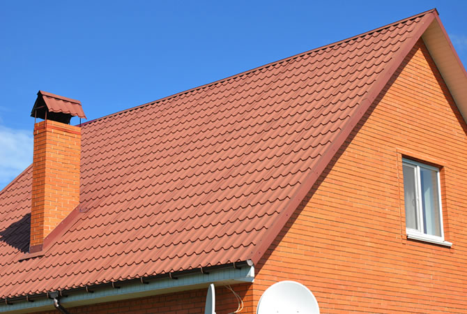 huilen Krijt Kan worden genegeerd Nieuw hellend dak plaatsen: prijs per m² & soorten
